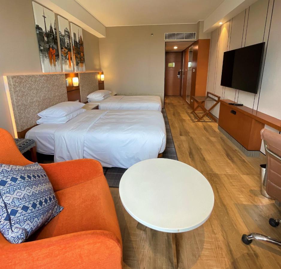 Hyatt Centric Janakpuri New Delhi Hotel Exterior photo Deluxe room